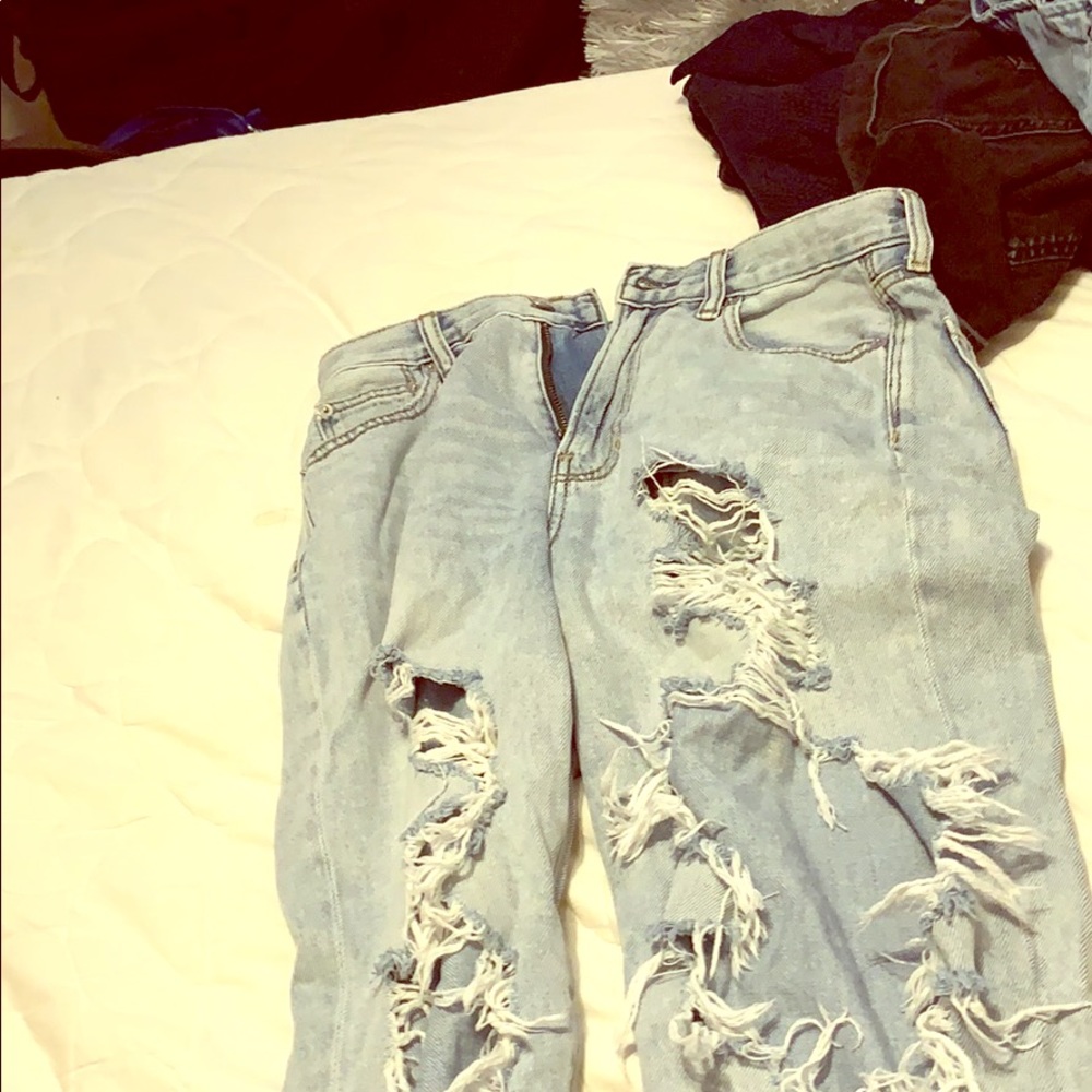 American eagle distressed jeans